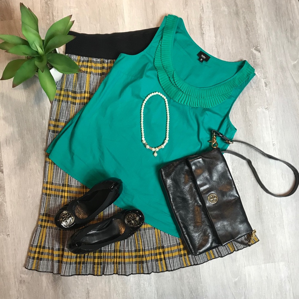 Green Sleeveless Blouse